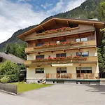 Haus Groeblacher Bed & Breakfast 3*