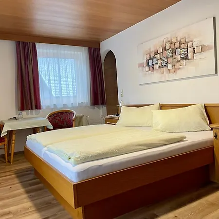 Haus Groeblacher Bed & Breakfast *