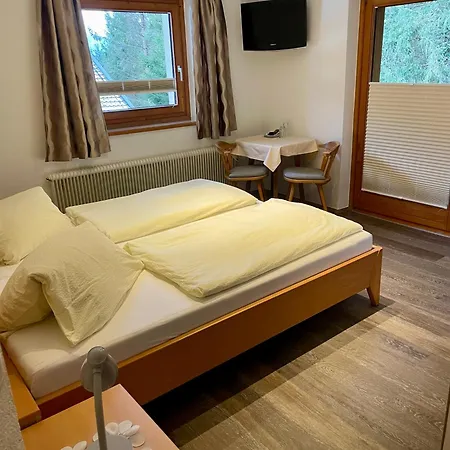 Haus Groeblacher Oda ve Kahvaltı Mayrhofen