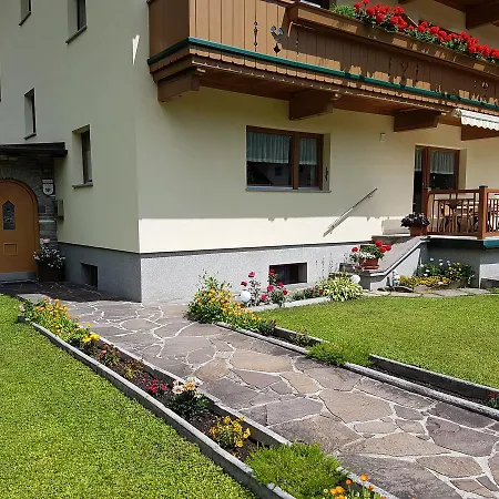 Haus Groeblacher 3*