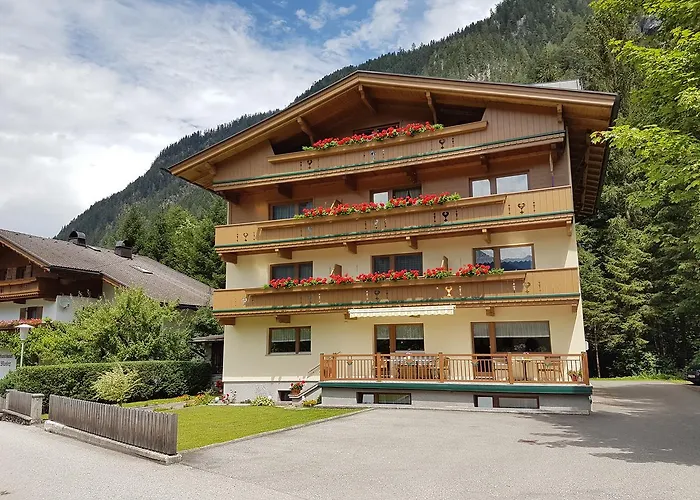 Haus Groeblacher Bed & Breakfast 3*